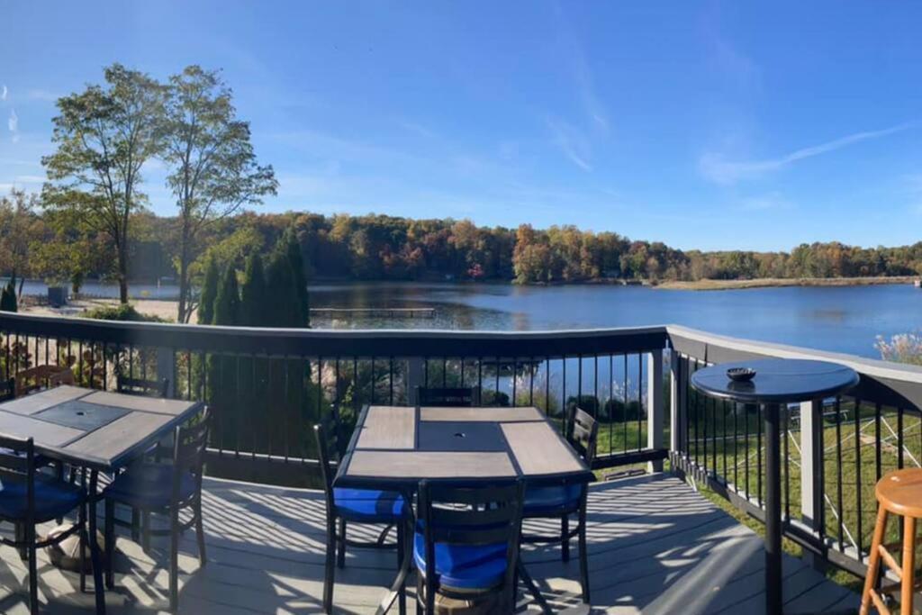 Mountain Lake Retreat - Hot Tub, Lake, Fire Pit, Wineries, Restaurant Harpers Ferry Exterior photo
