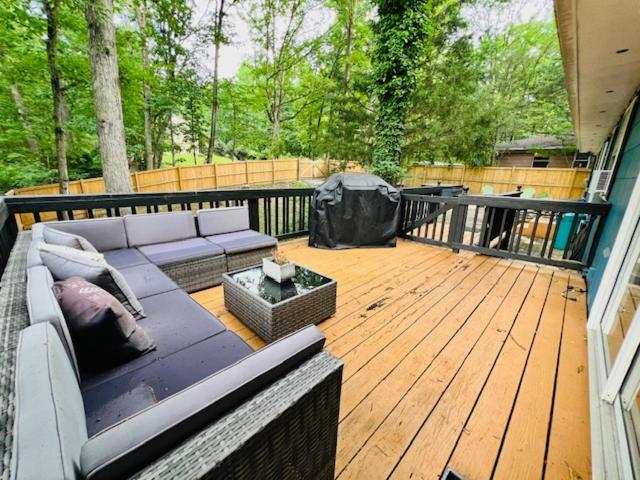 Mountain Lake Retreat - Hot Tub, Lake, Fire Pit, Wineries, Restaurant Harpers Ferry Exterior photo